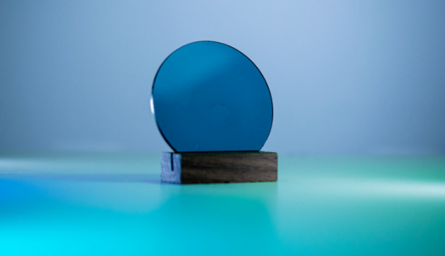 flō_glass